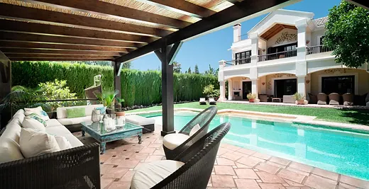 Villa with 5 bedrooms in Sierra Blanca, Marbella · 2/30