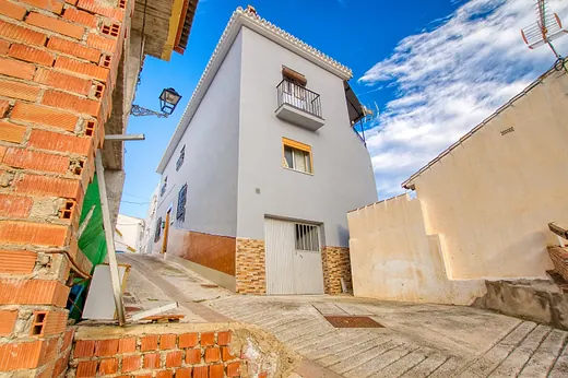 Large 3-Story House with Patio in the Heart of Benamargosa · 5/35