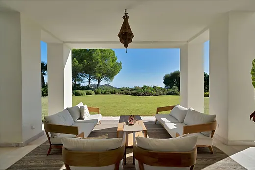 An Architectural Masterpiece in Prestigious La Zagaleta · 2/40