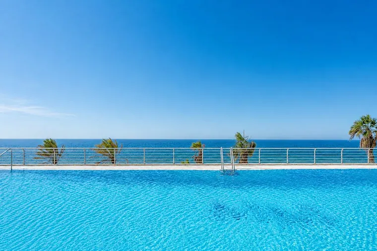 Apartment with 2 bedrooms in La Carolina-Guadalpín, Marbella