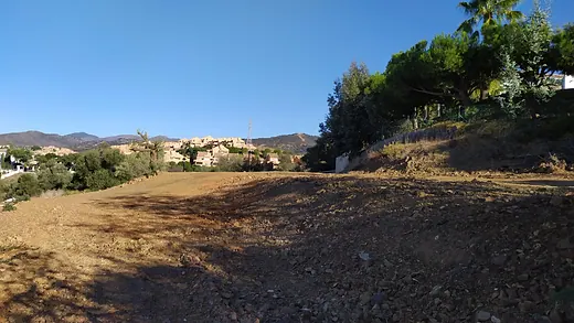 Exclusive plot in Elviria (Marbella) with building licence granted and luxury villa project ready to build · 4/29