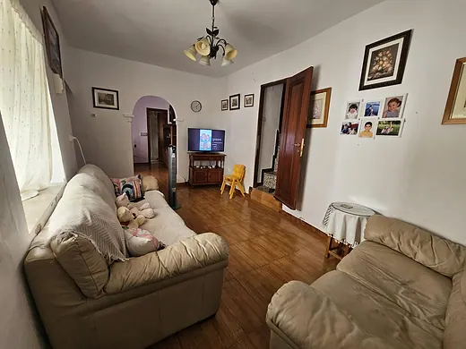 Exclusive Home for Sale – Space, Elegance, and Quality of Life · 2/24