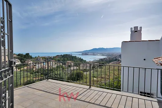 Impresionante chalet con vistas únicas · 4/36