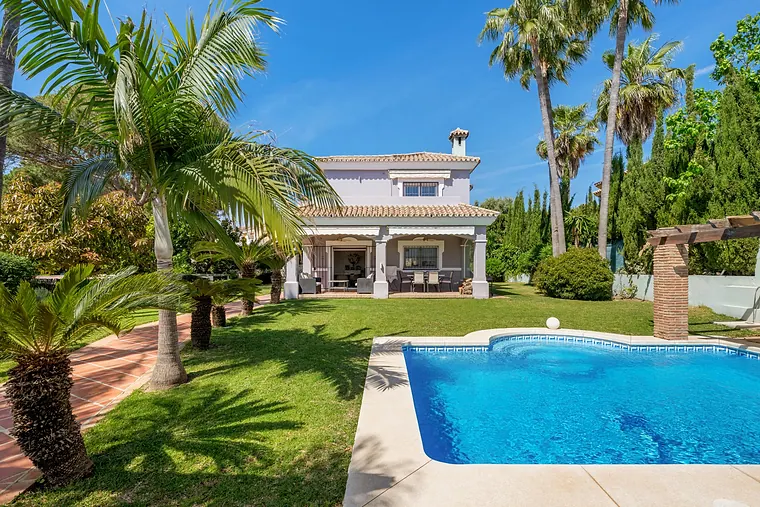 Villa with 3 bedrooms in Nueva Atalaya, Estepona