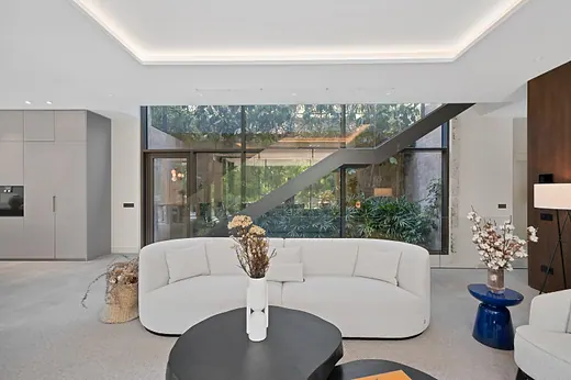 Exclusive Contemporary Villa with Spa, Rooftop Jacuzzi and Infinity Pool in La Cerquilla · 3/40