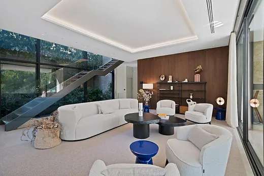 Exclusive Contemporary Villa with Spa, Rooftop Jacuzzi and Infinity Pool in La Cerquilla · 4/40