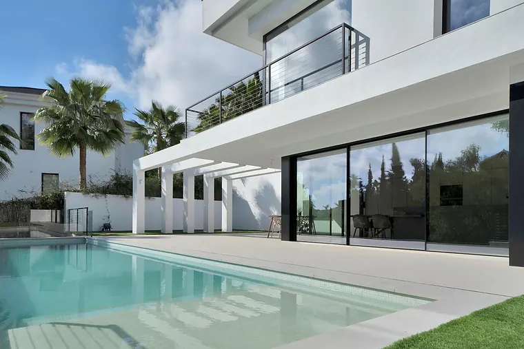 Contemporary Luxury Villa in El Herrojo Alto, Benahavís