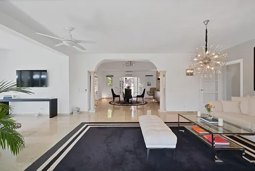 Luxury beachside villa, 2 minutes walk to the beach | July & August · 3/40
