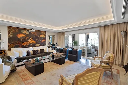 Exclusive Luxury Apartment in Lomas de Sierra Blanca, Marbella · 3/40