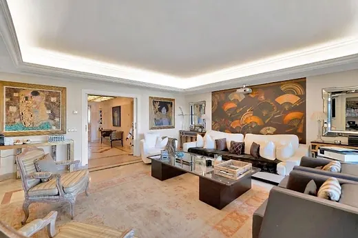 Exclusive Luxury Apartment in Lomas de Sierra Blanca, Marbella · 5/40
