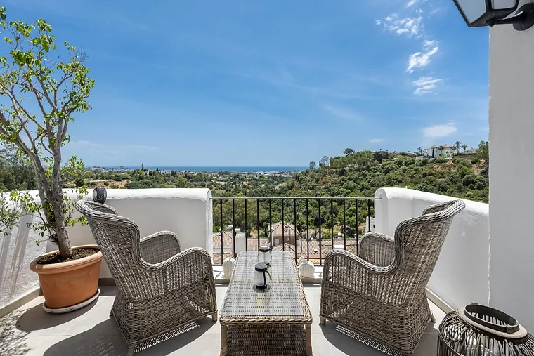 Apartment with 2 bedrooms in Los Almendros, Benahavís