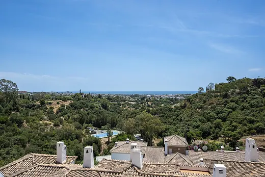 Apartment with 2 bedrooms in Los Almendros, Benahavís · 2/33