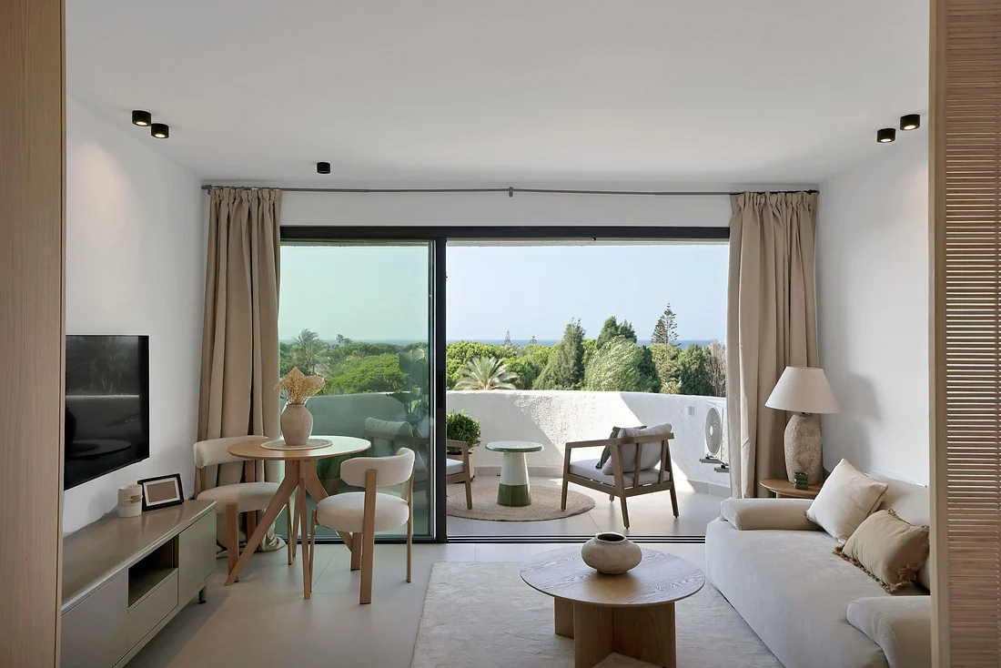 Beautifully Renovated Apartment with Panoramic Mediterranean Sea Views in Marbesa