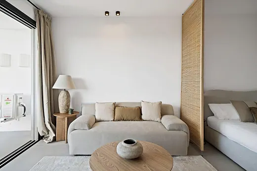 Beautifully Renovated Apartment with Panoramic Mediterranean Sea Views in Marbesa · 2/27