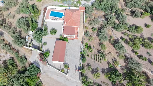 Country home — yet right in the village — with a pool and spectacular views of the mountains, the La Viñuela reservoir and the sea · 2/39