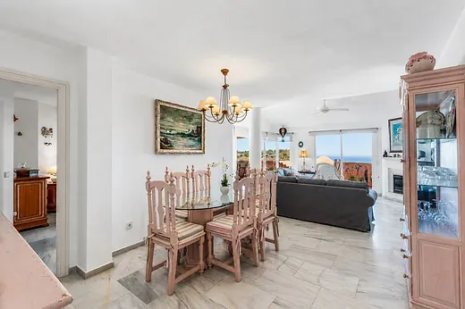 Lägenhet med 3 sovrum i Sitio de Calahonda, Mijas · 2/40