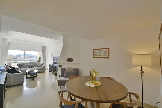 Penthouse with 2 bedrooms in Hacienda Elviria, Elviria · 3/26