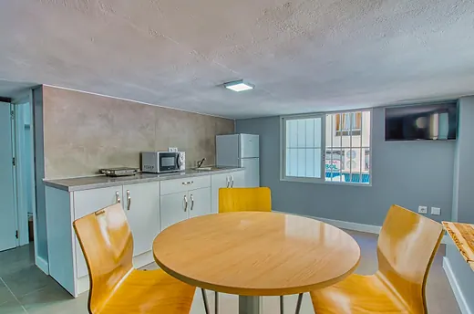 Refurbished, ready-to-use commercial premises on Pasaje Juan Sebastián Elcano, a pedestrian street in Vélez-Málaga, · 2/18
