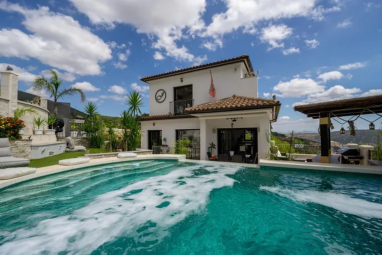 Alcorcal Sanctuary – A Home to Feel and Enjoy