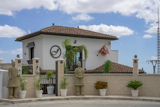 Alcorcal Sanctuary – A Home to Feel and Enjoy · 2/40