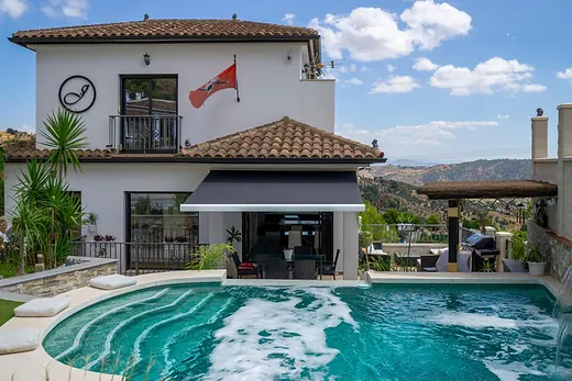 Alcorcal Sanctuary – A Home to Feel and Enjoy · 4/40