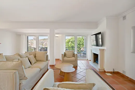 Elegant Private Villa with Pool in Valle Romano, Estepona · 4/36
