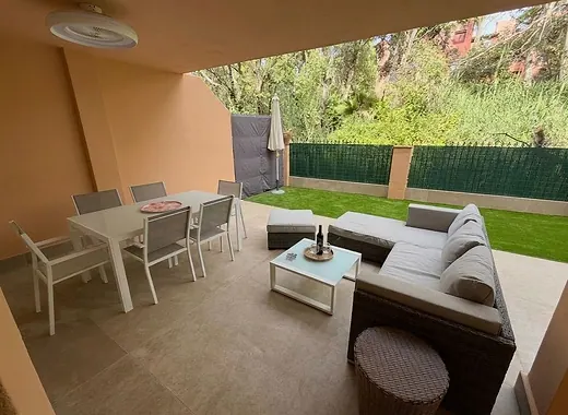 Elegant Beachside Apartment in Alicate Playa, Marbella East · 2/10