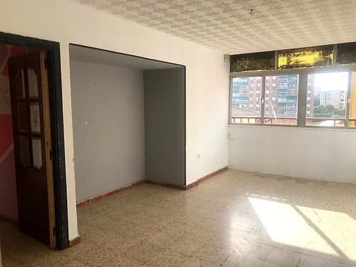 Apartment with 3 bedrooms in Cruz de Humilladero - Paseo de los Tilos, Málaga · 2/28