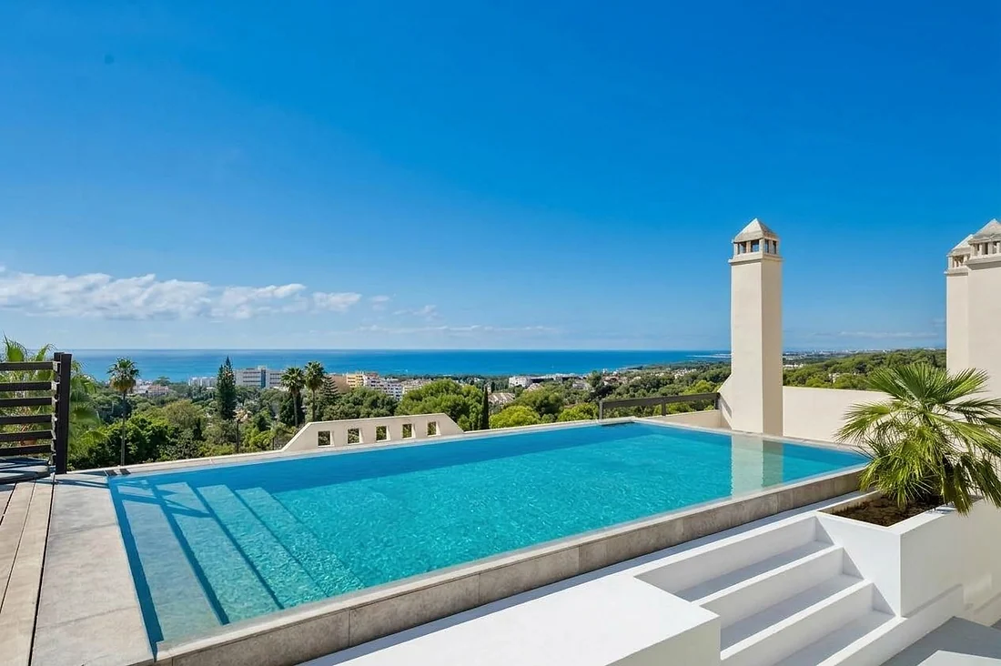 Apartment with 3 bedrooms in El Capricho, Marbella