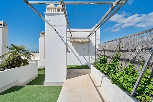 Apartment with 3 bedrooms in El Capricho, Marbella · 4/30