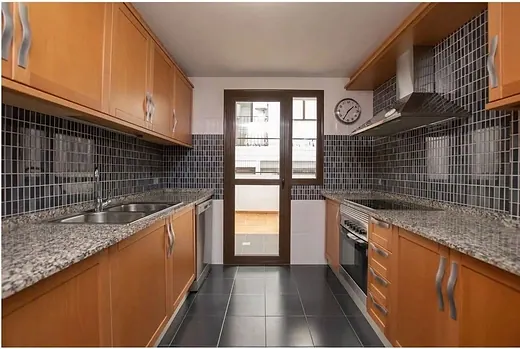 Exclusive Apartment with Private Terraces in Golf Hills, Estepona · 5/13