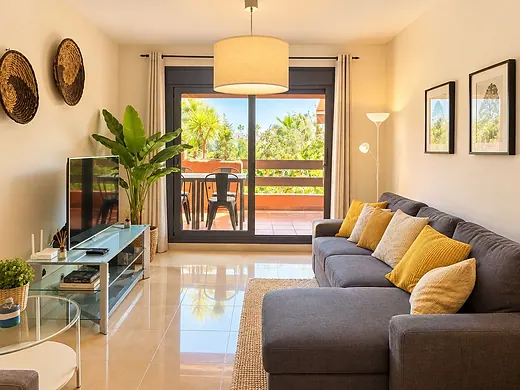 2-bedroom apartment with sea views | Beachfront | Playa del Ángel, Estepona · 2/11