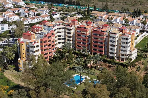 Bright ground floor apartment with spacious terrace & private garden / Atalaya Green Mar, Estepona · 2/40