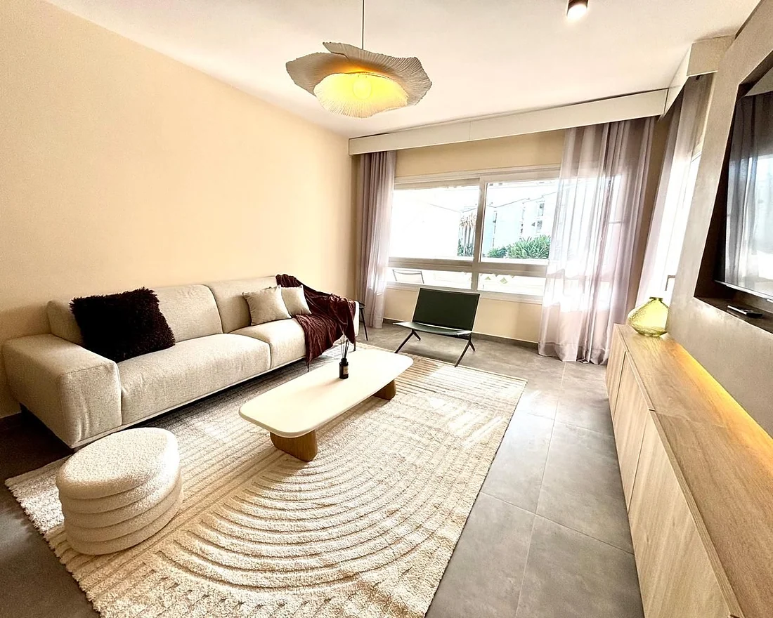 Luxury villa-style finishes in this exclusive apartment on the Mediterranean