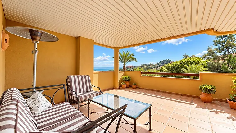 Apartment with 2 bedrooms in La Mairena, Ojén